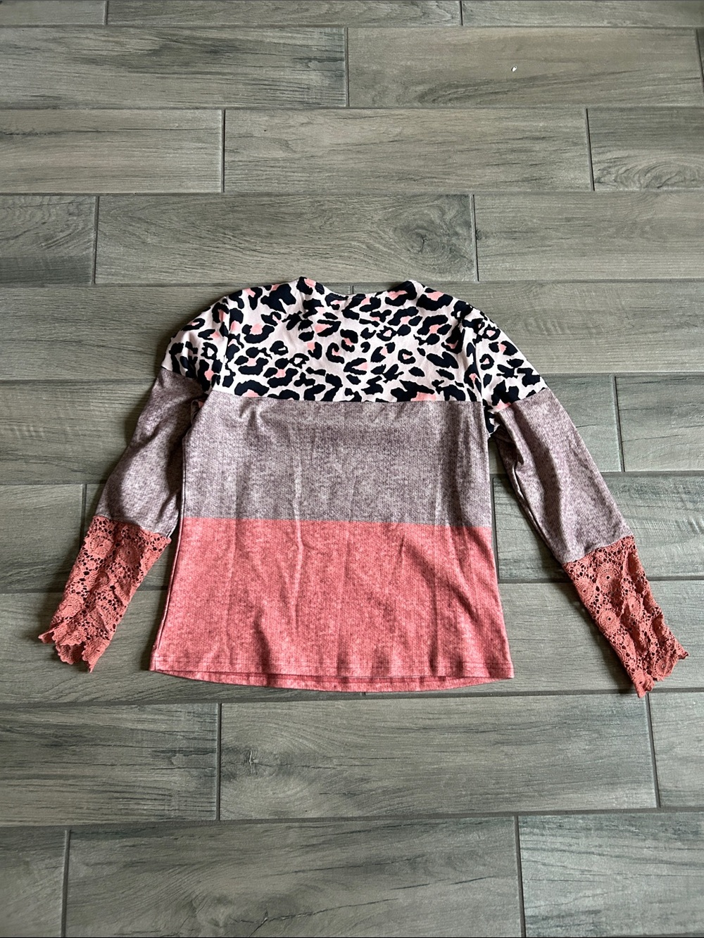 Women's Pink Colorblock Lace-Sleeve Long Sleeve Top - Picture 3 of 3